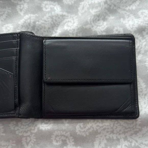 Burberry Black and Blue Key Card Holder Sleek Design